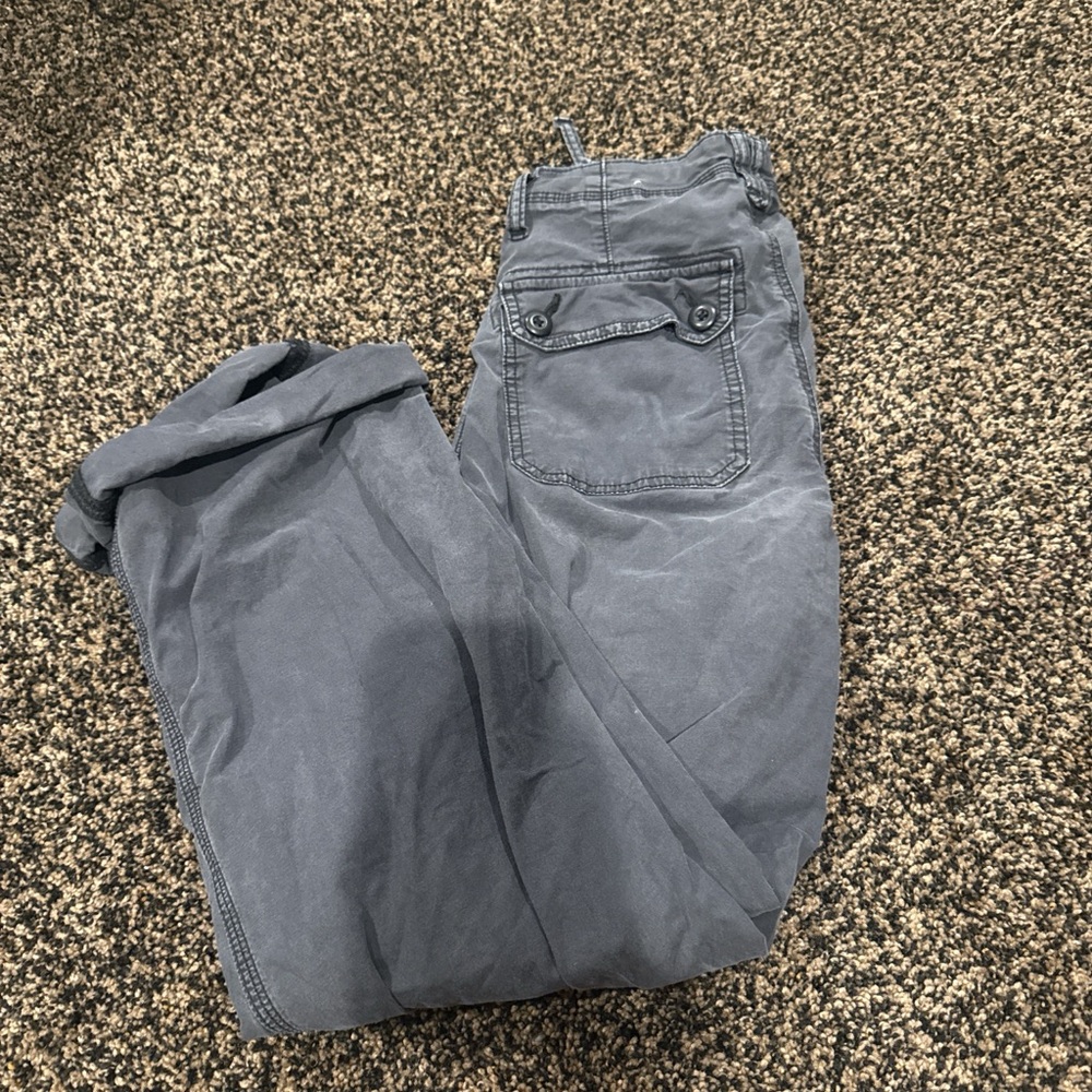 American Eagle Outfitters Women's Straight Leg Jeans in Dark Gray